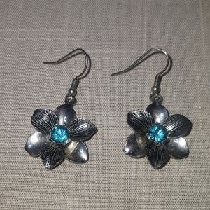 Premier Designs Garden Gate Earrings